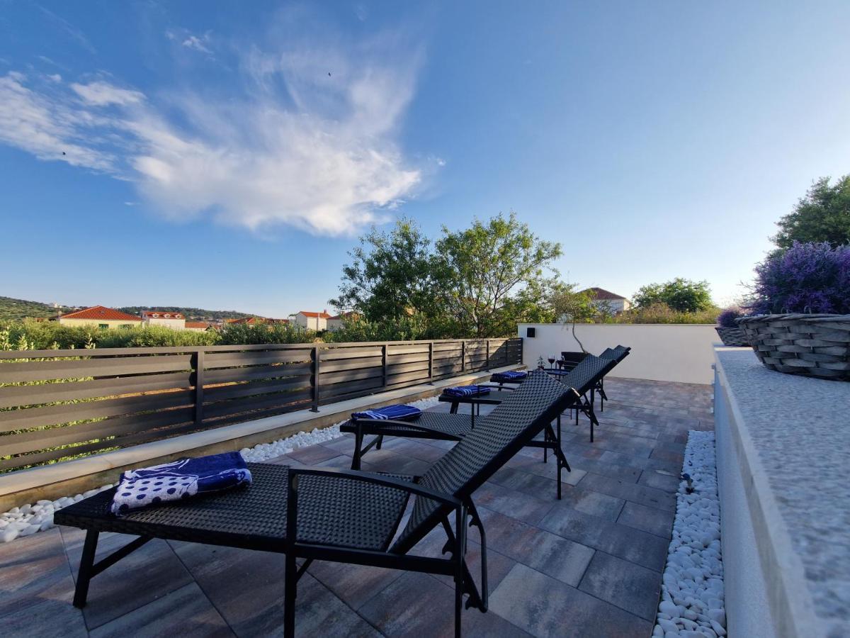 Apartman Marcelina 1 With Private Pool Trogir Exterior foto