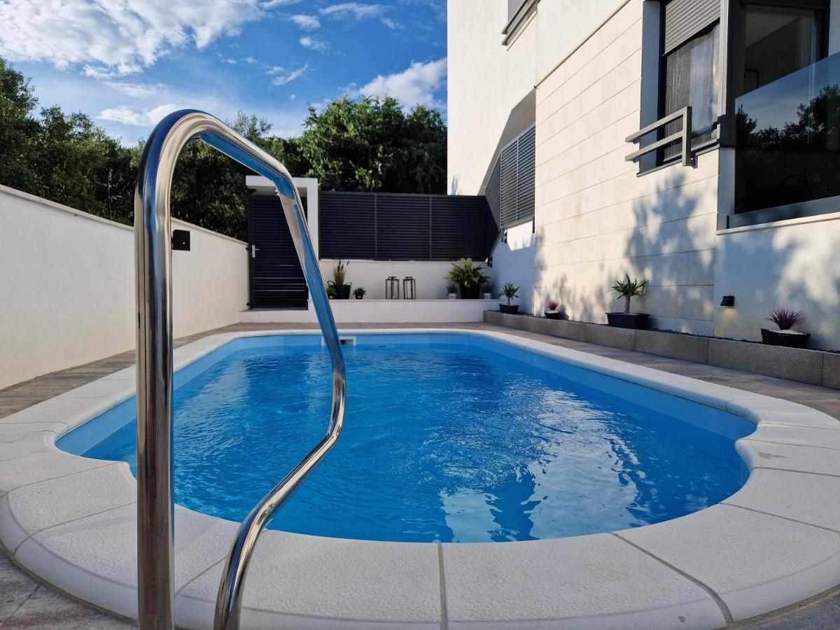 Apartman Marcelina 1 With Private Pool Trogir Exterior foto
