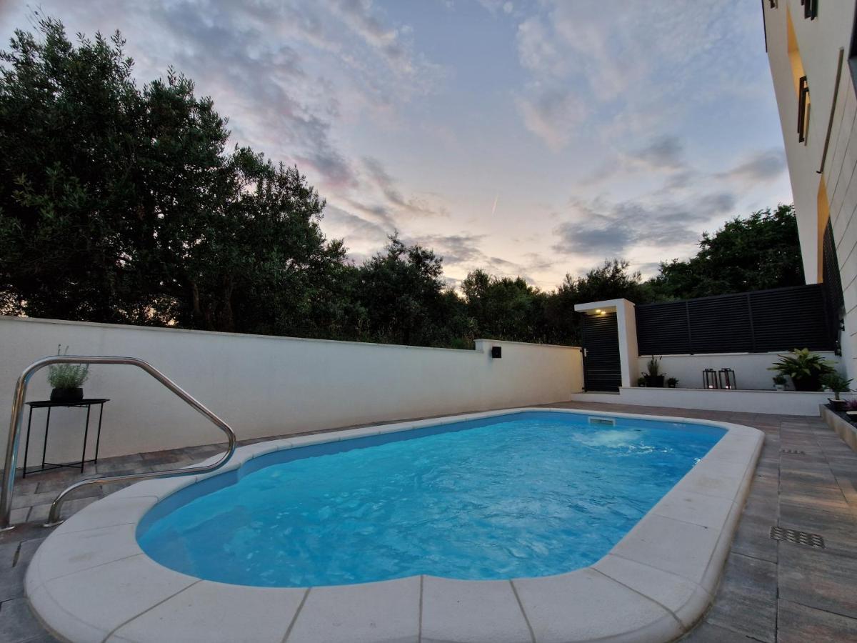 Apartman Marcelina 1 With Private Pool Trogir Exterior foto